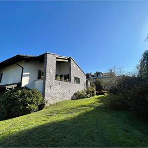 Villa In Vendita a Fino Mornasco