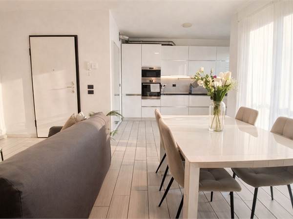 2 locali in vendita a Cadorago