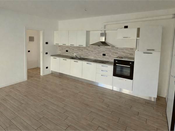 3 locali in affitto a Bizzarone