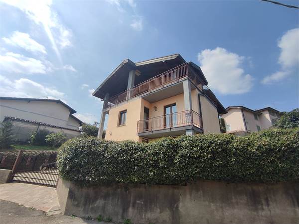 Magnifica villa in posizione panoramica