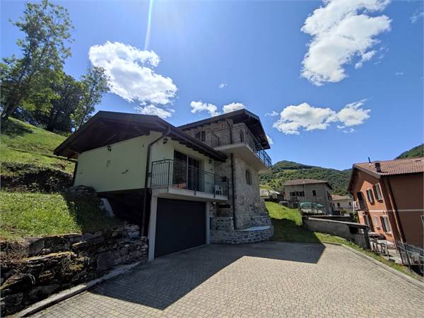 Villa in vendita a Schignano